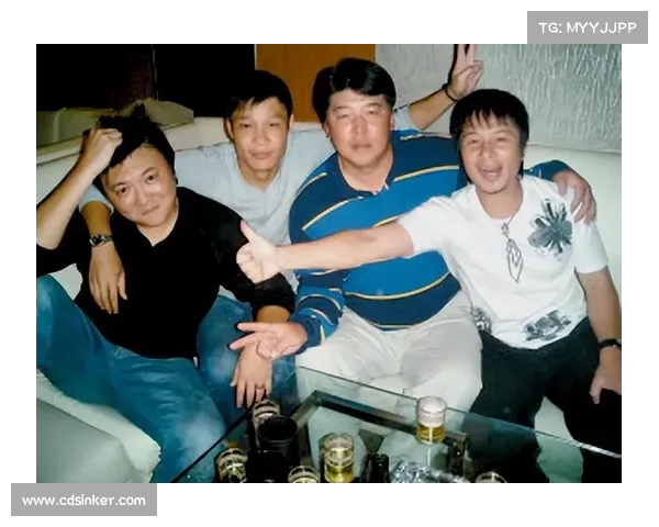 大连英博工作人员和投资人遭成都球迷辱骂事件引发热议 大连英博工作人员和投资人遭成都球迷辱骂事件引发热议